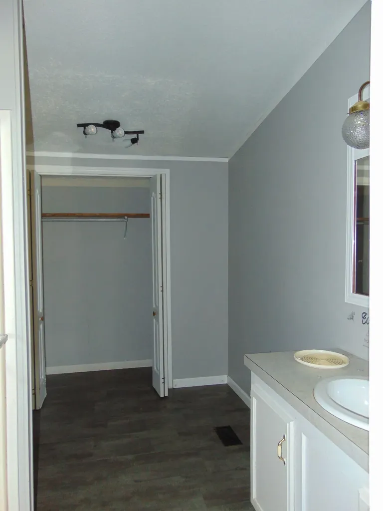 42 Oaks Road Ethridge TN 38456