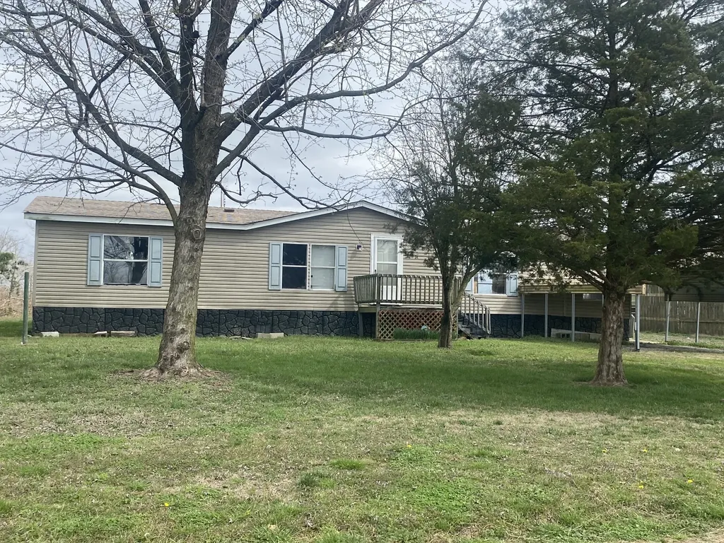 42 Oaks Road Ethridge TN 38456