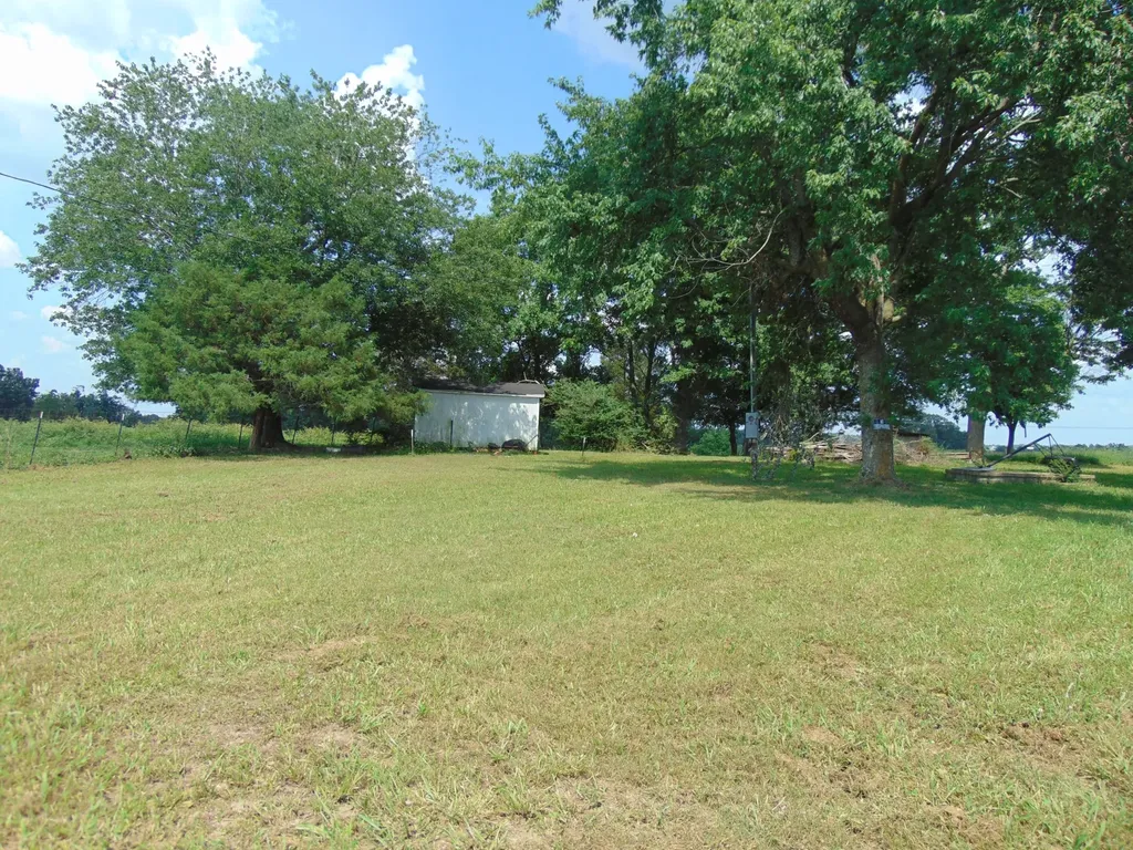 42 Oaks Road Ethridge TN 38456