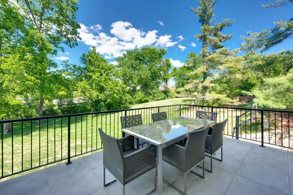 4304 Warner Place Nashville TN 37205