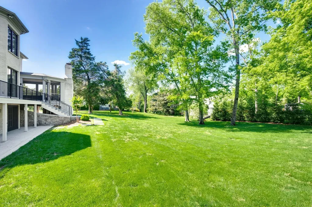 4304 Warner Place Nashville TN 37205