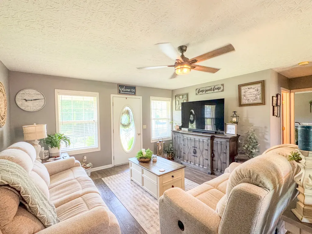 1700 Old Highway 25 Hartsville TN 37074