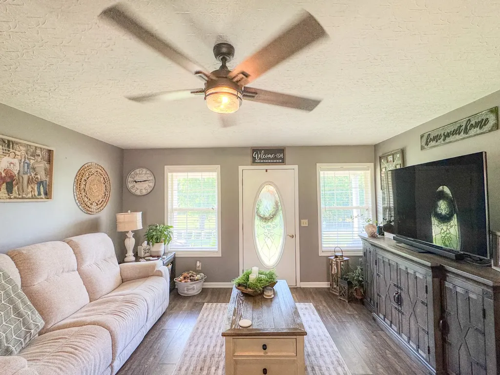 1700 Old Highway 25 Hartsville TN 37074