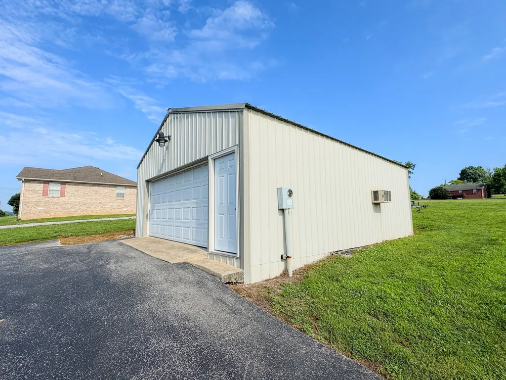 1700 Old Highway 25 Hartsville TN 37074
