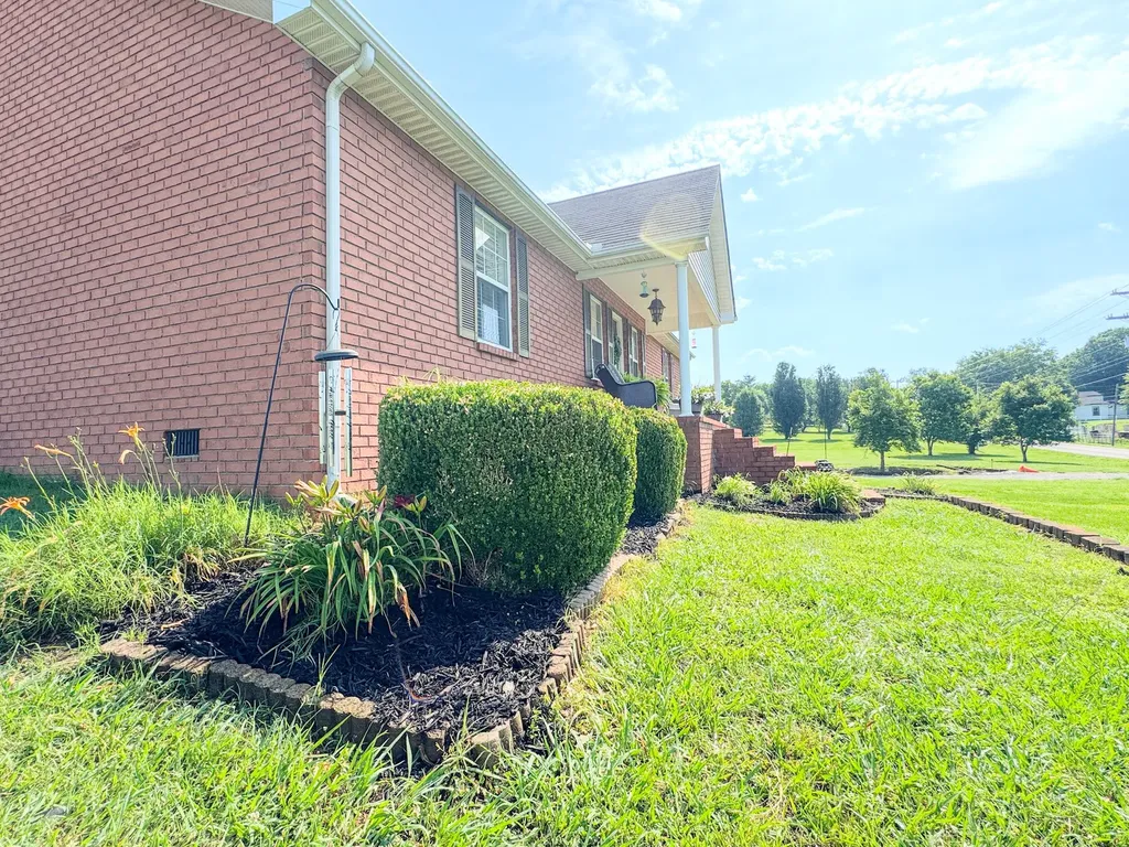 1700 Old Highway 25 Hartsville TN 37074