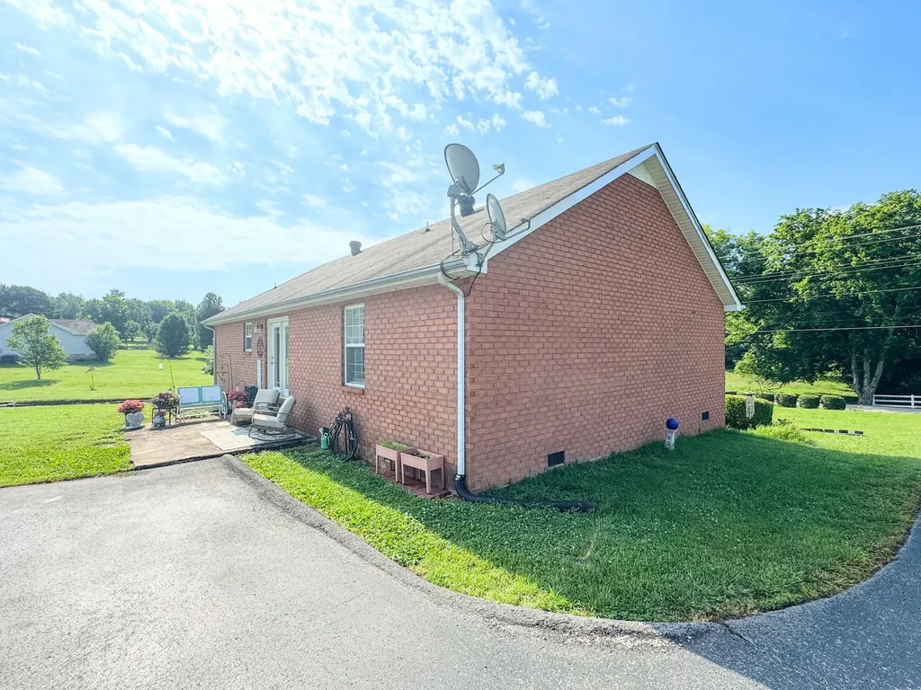 1700 Old Highway 25 Hartsville TN 37074