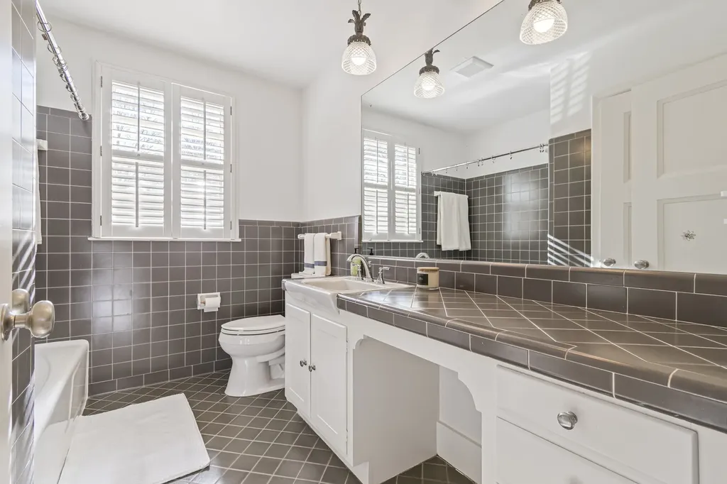 1209 Tyne Boulevard Nashville TN 37215