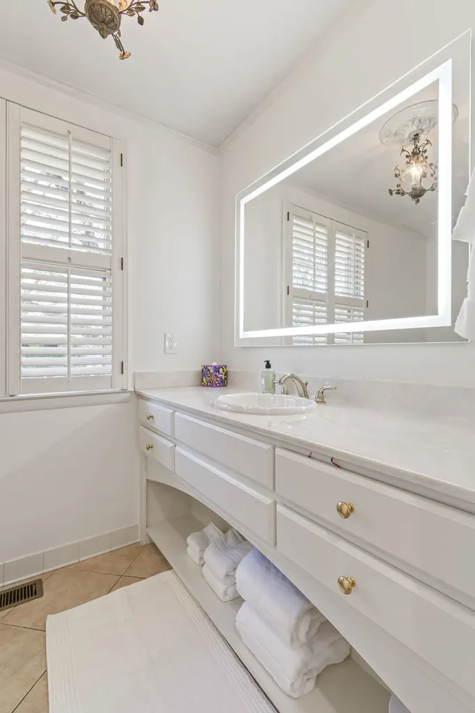 1209 Tyne Boulevard Nashville TN 37215
