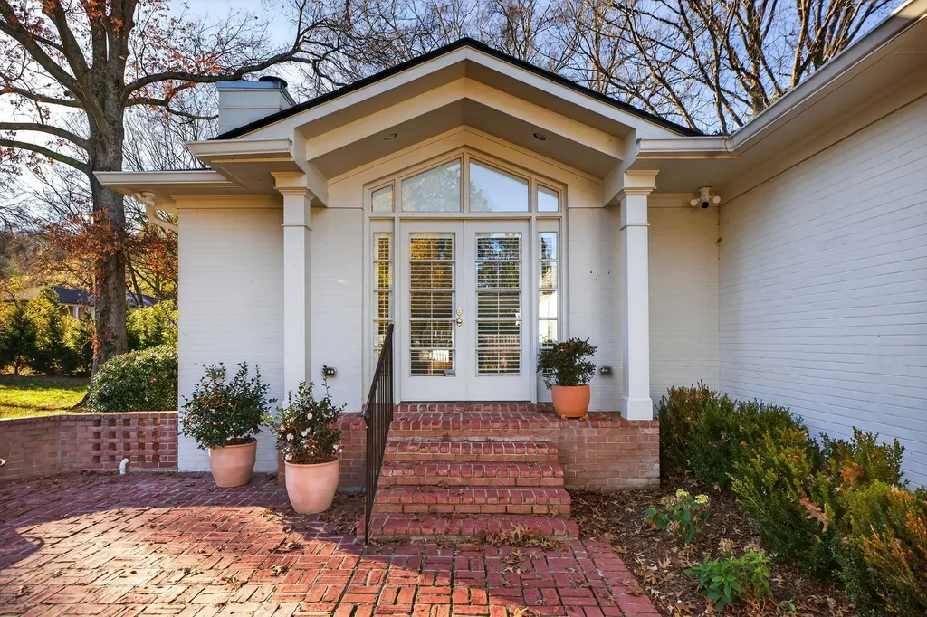 1209 Tyne Boulevard Nashville TN 37215