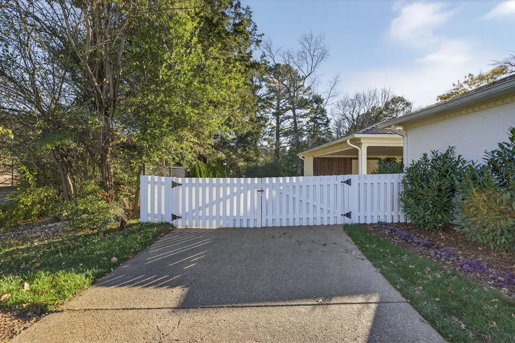 1209 Tyne Boulevard Nashville TN 37215