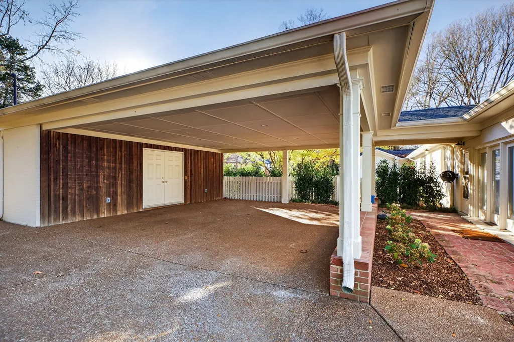 1209 Tyne Boulevard Nashville TN 37215