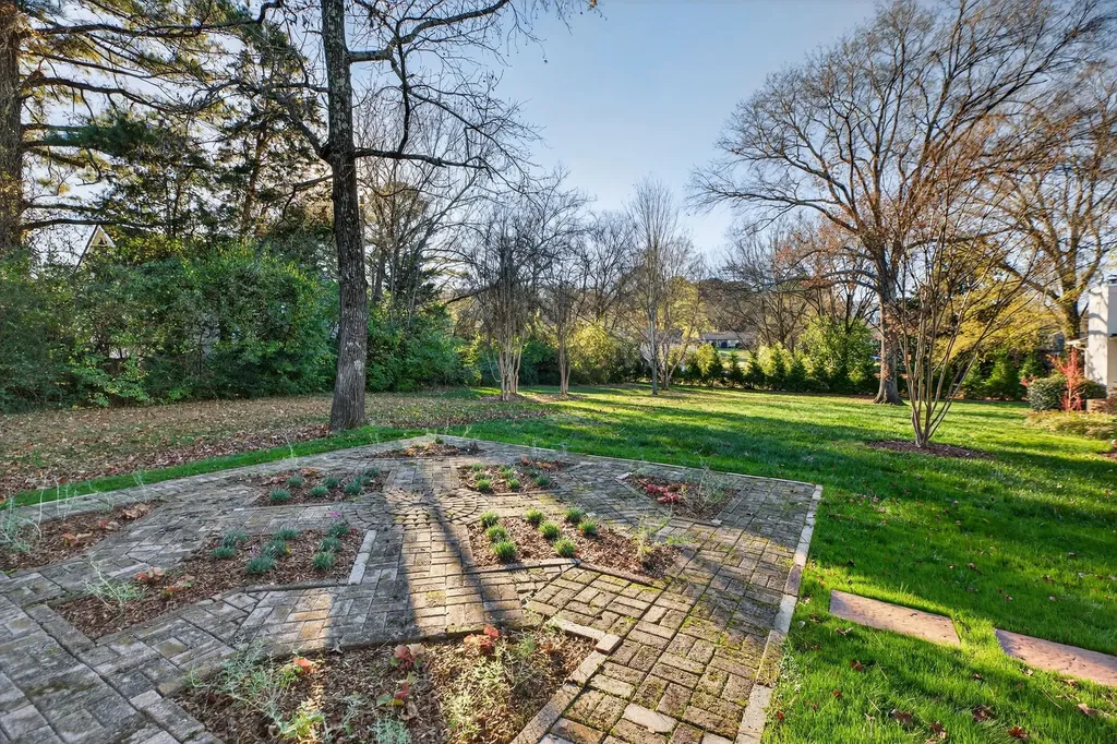 1209 Tyne Boulevard Nashville TN 37215
