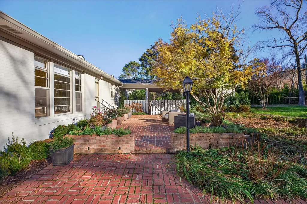 1209 Tyne Boulevard Nashville TN 37215