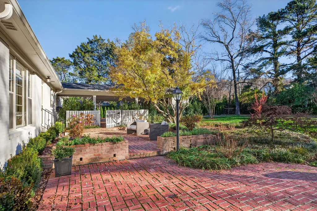 1209 Tyne Boulevard Nashville TN 37215