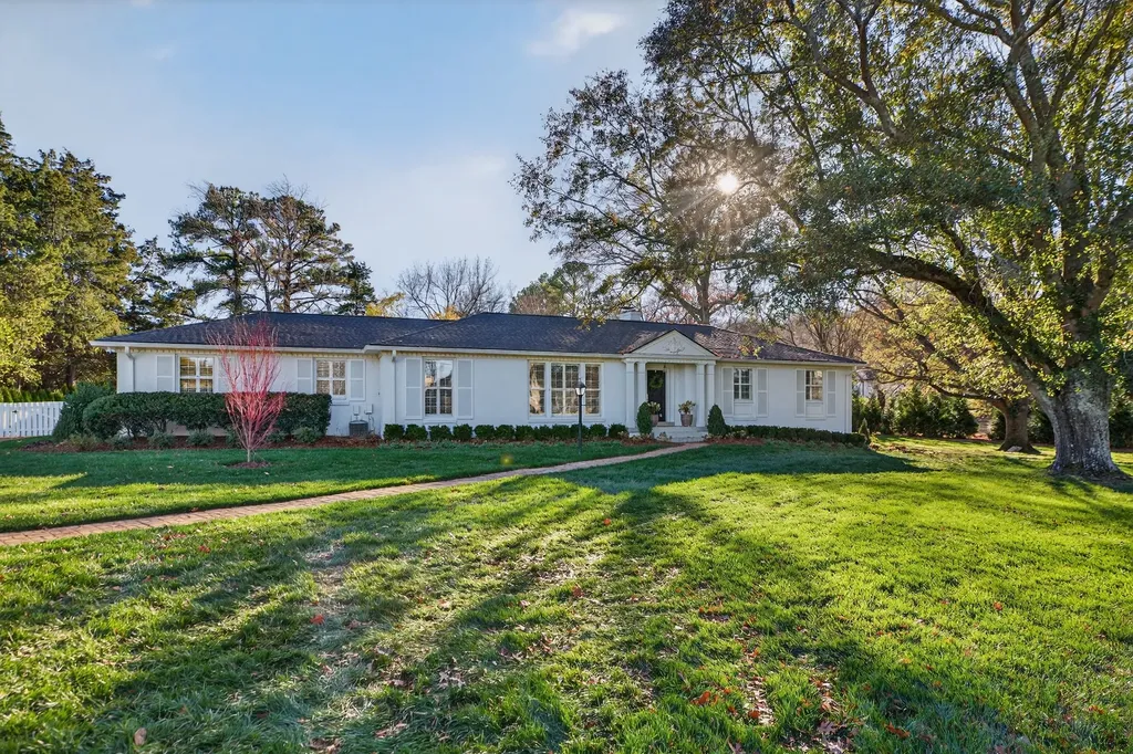 1209 Tyne Boulevard Nashville TN 37215