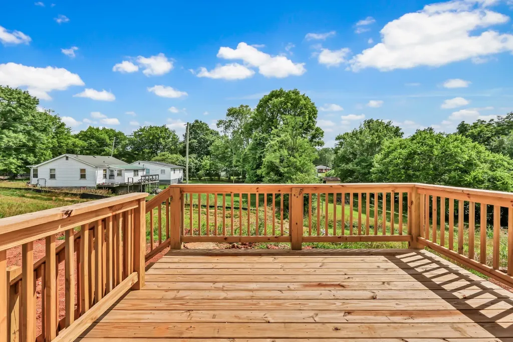 42 Dixon Drive Clarksville TN 37040