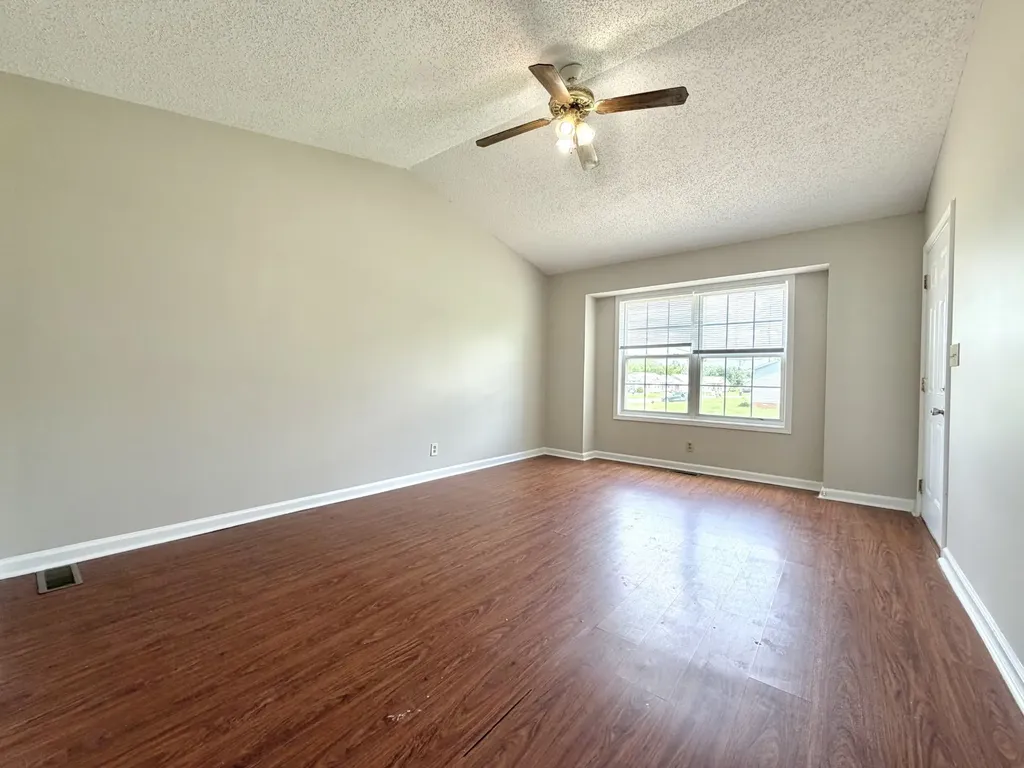 401 Old Glory Lane Oak Grove KY 42262