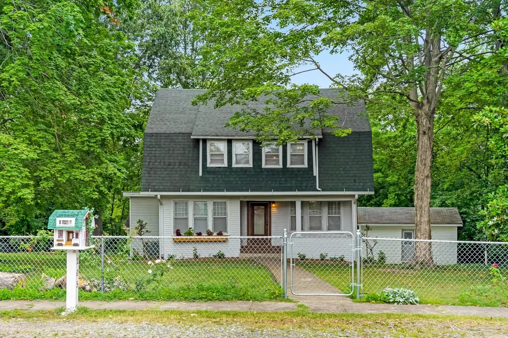 Greenbrier TN, 205 W Main Street