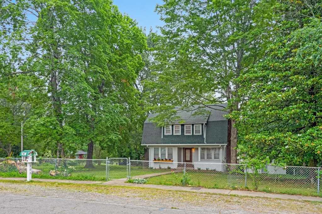 205 W Main Street Greenbrier TN 37073