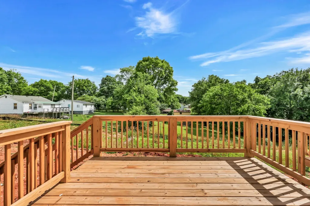 38 Dixon Drive Clarksville TN 37040