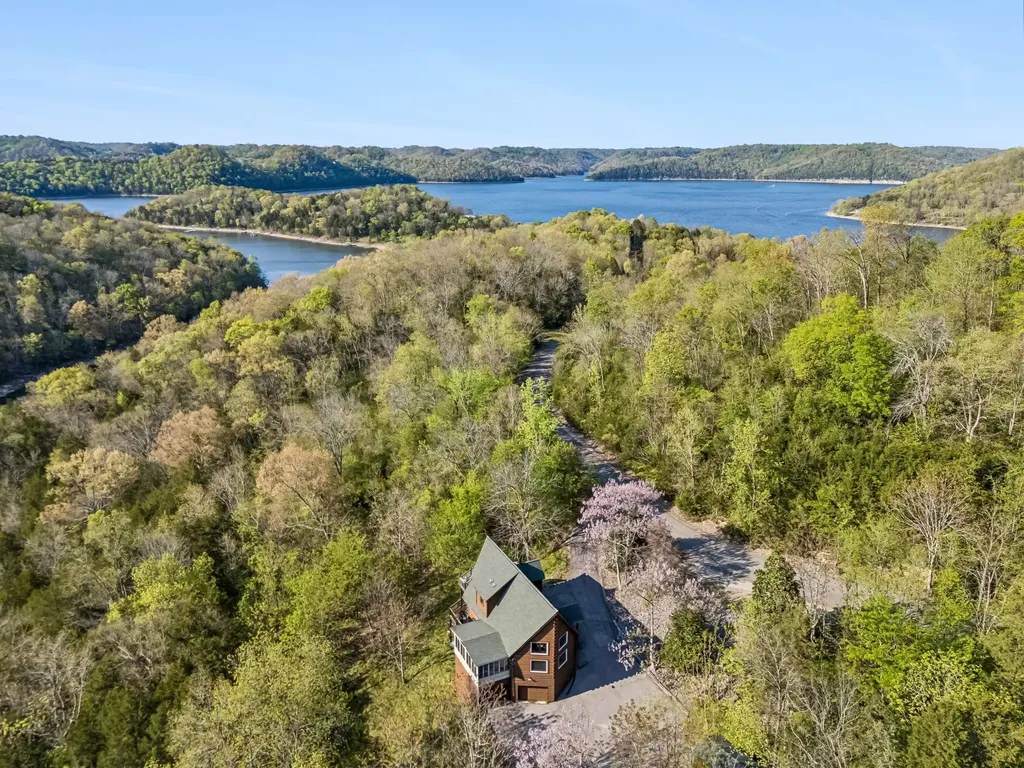 110 Lake Meadow Drive Smithville TN 37166
