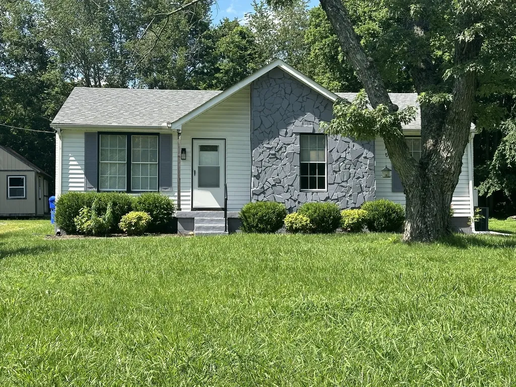 302 Donal Terrace White House TN 37188