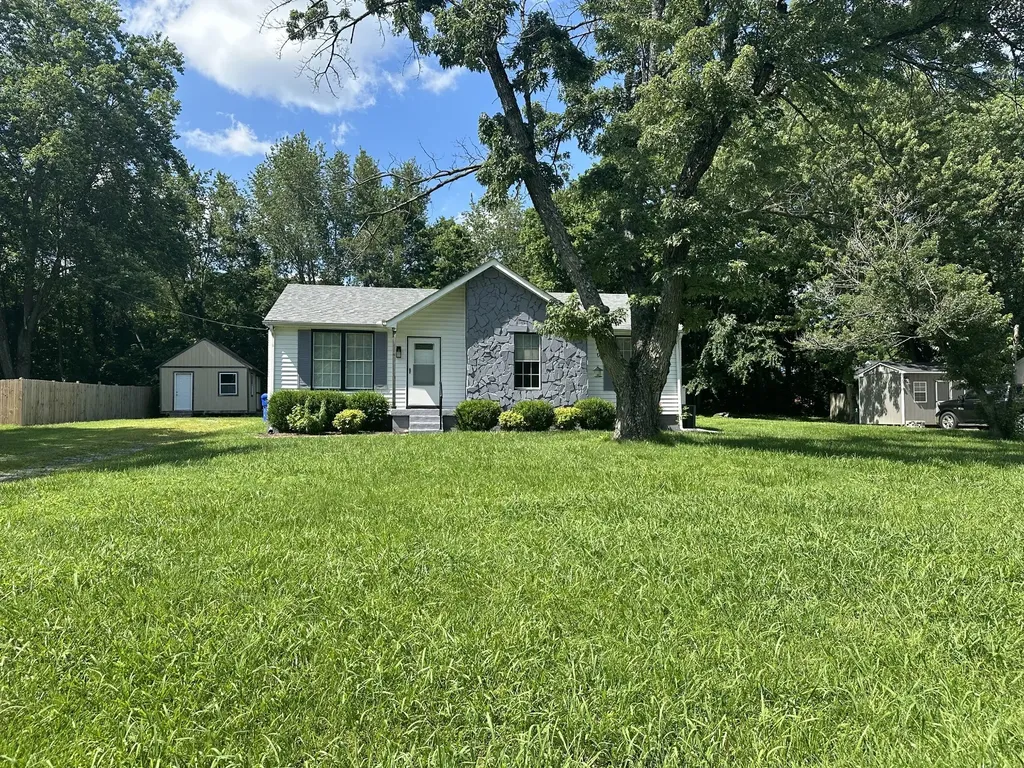 302 Donal Terrace White House TN 37188