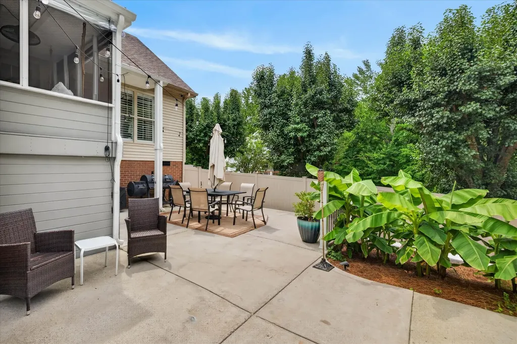 906 Douglas Lane Clarksville TN 37043