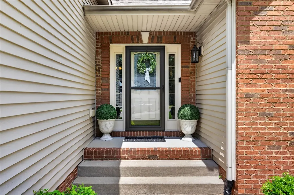 906 Douglas Lane Clarksville TN 37043