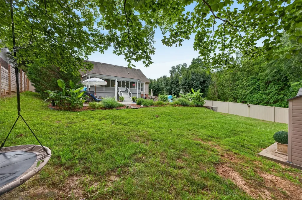 906 Douglas Lane Clarksville TN 37043