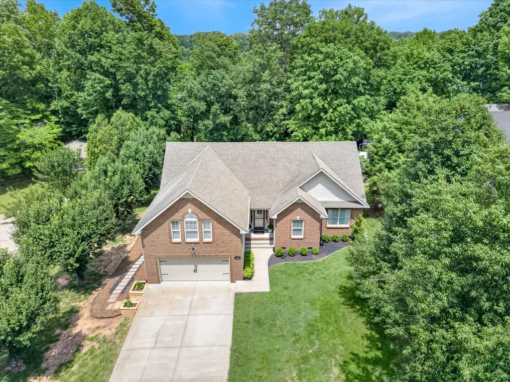 906 Douglas Lane Clarksville TN 37043