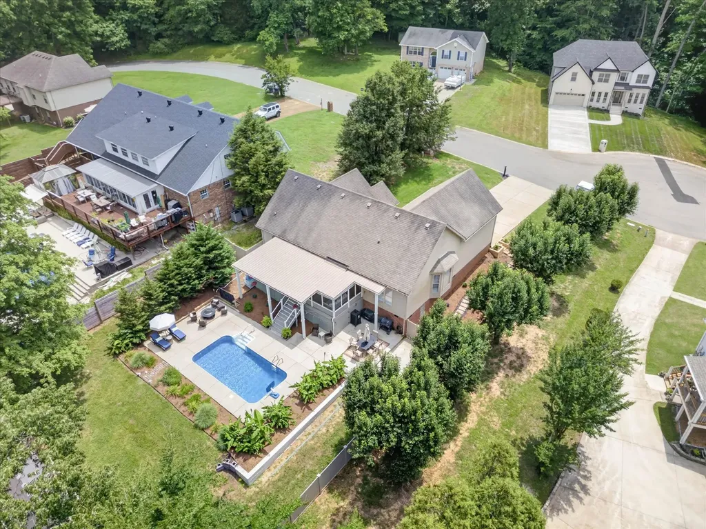 906 Douglas Lane Clarksville TN 37043