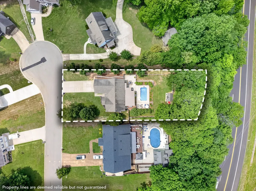 906 Douglas Lane Clarksville TN 37043