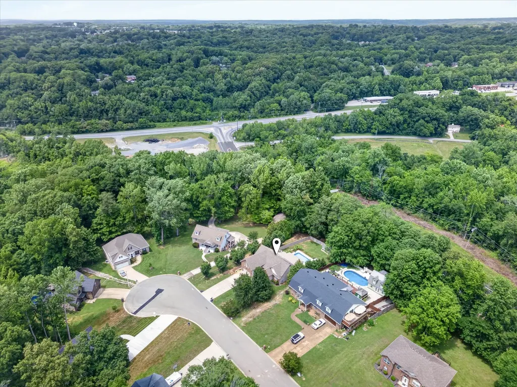 906 Douglas Lane Clarksville TN 37043