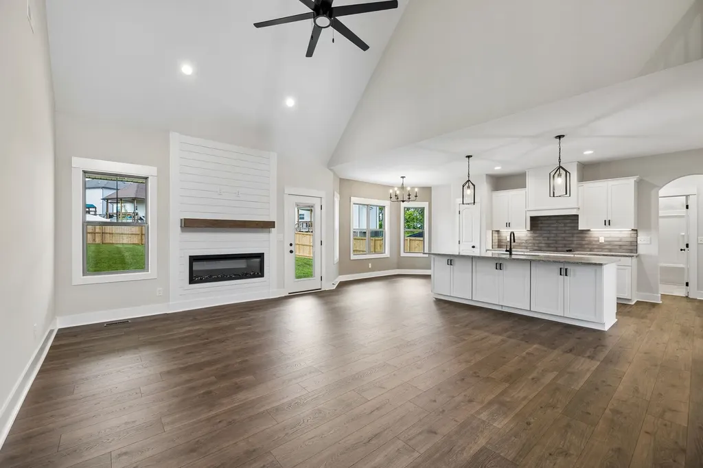 1147 Forsythia Trace Clarksville TN 37043