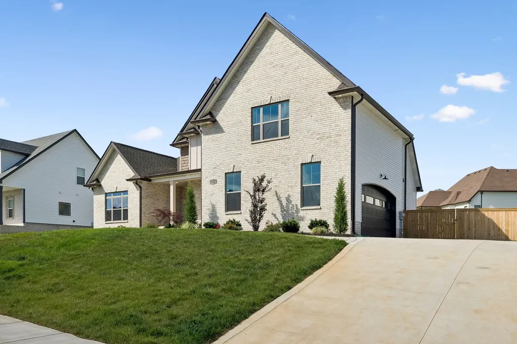 1147 Forsythia Trace Clarksville TN 37043