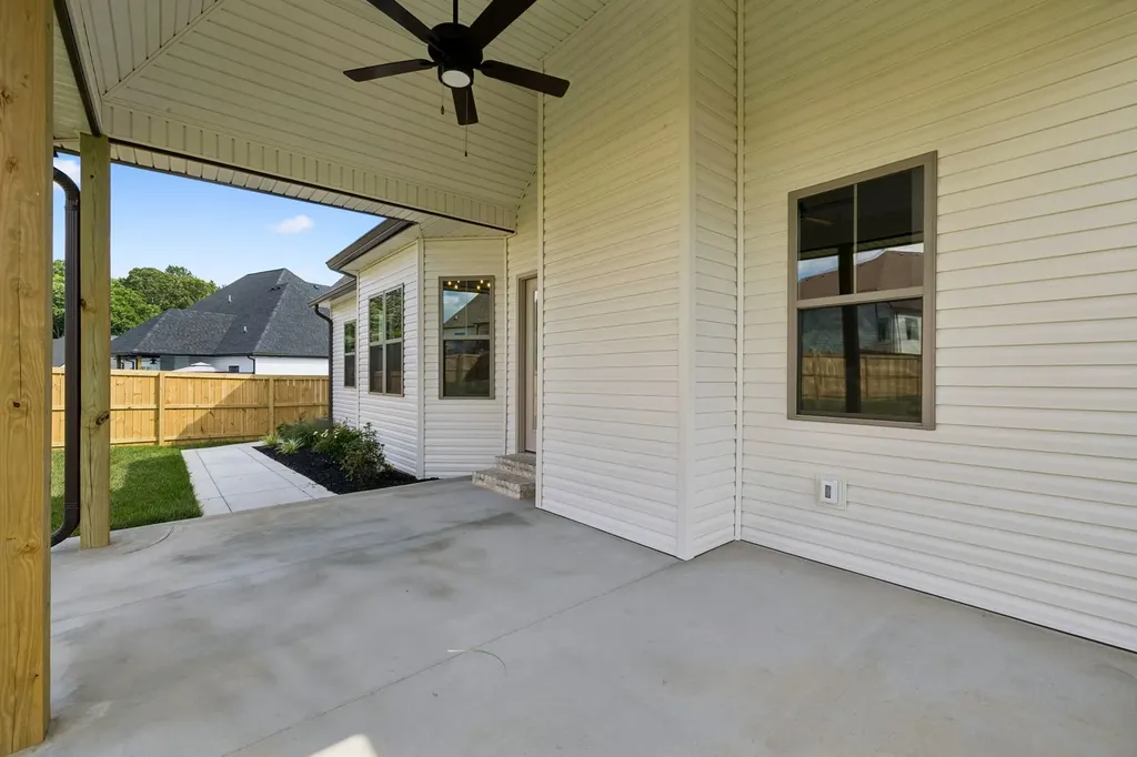 1147 Forsythia Trace Clarksville TN 37043