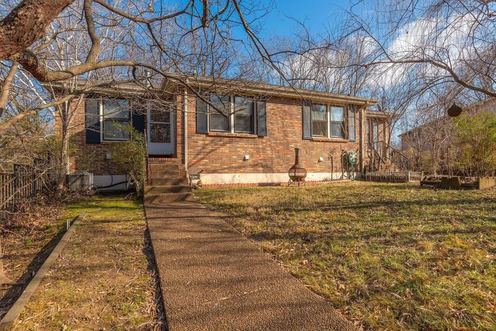 4966 Sherman Oaks Drive Nashville TN 37211