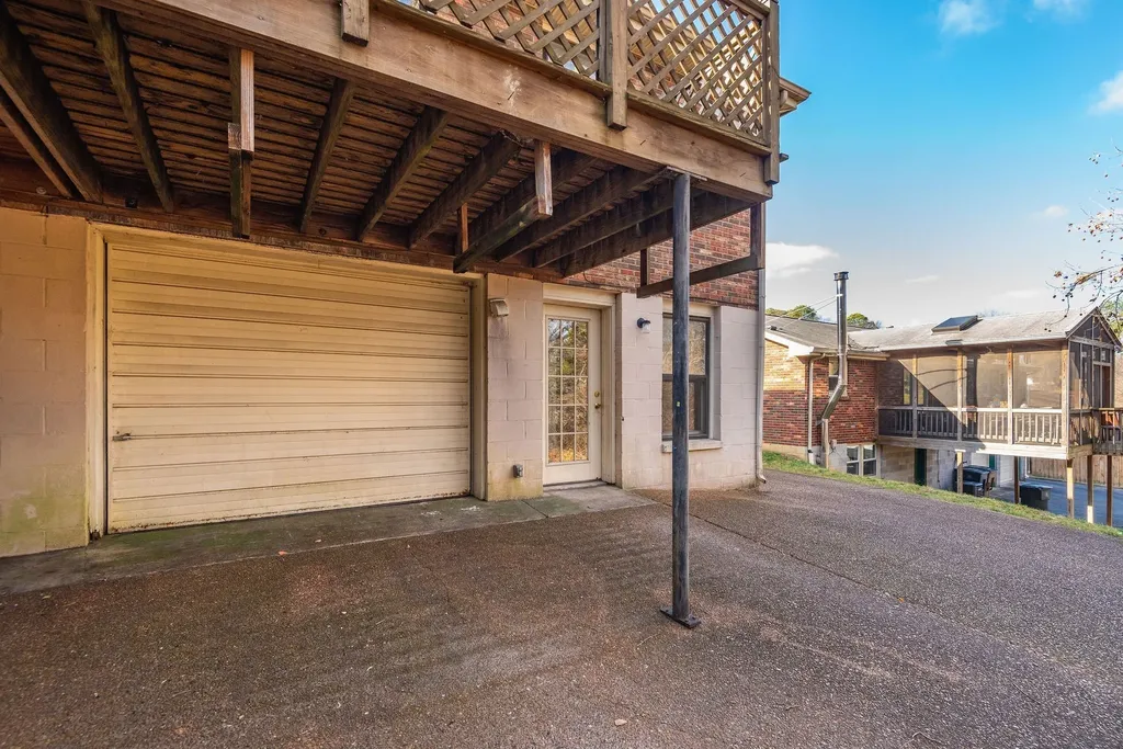 4966 Sherman Oaks Drive Nashville TN 37211