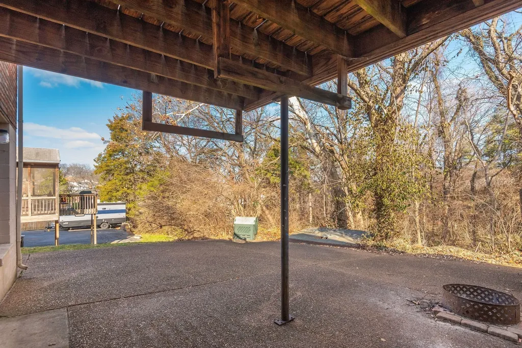4966 Sherman Oaks Drive Nashville TN 37211