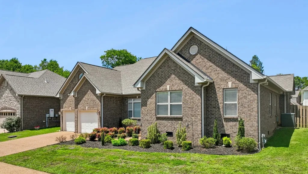 624 Collinscrest Court Nashville TN 37221