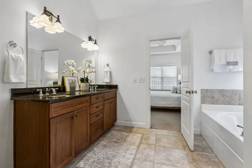 624 Collinscrest Court Nashville TN 37221