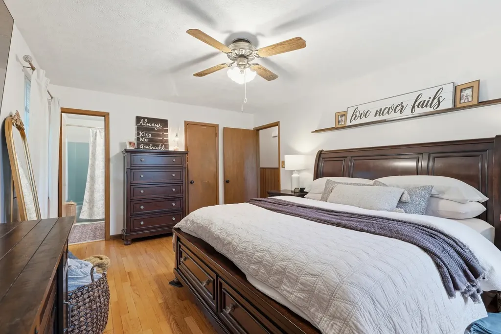 1328 Hillvale Road Louisville TN 37777