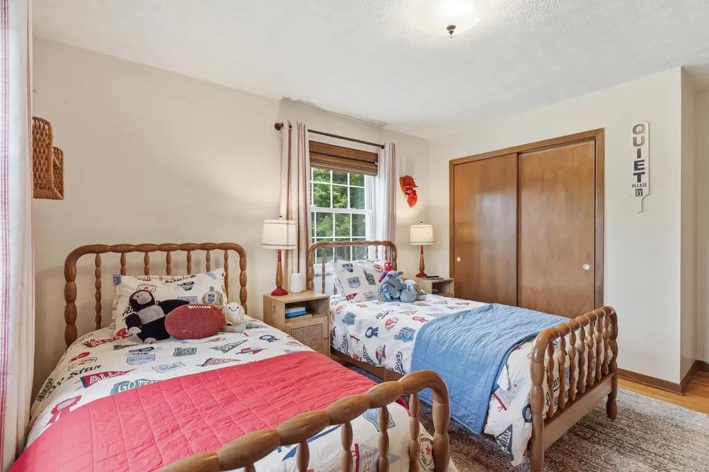 1328 Hillvale Road Louisville TN 37777