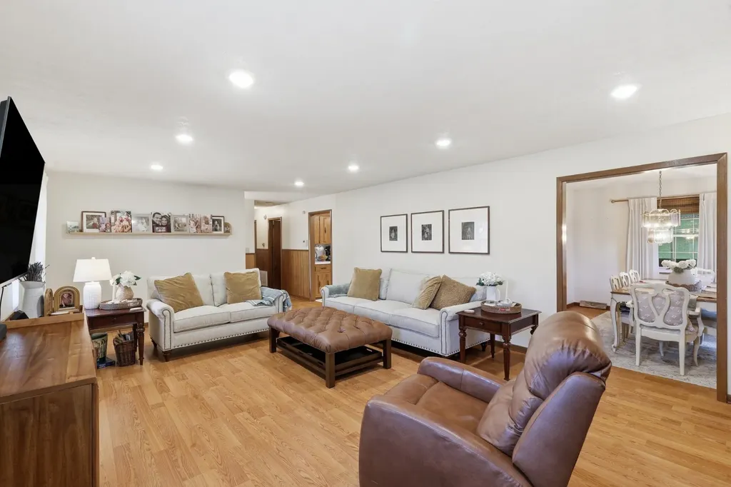 1328 Hillvale Road Louisville TN 37777