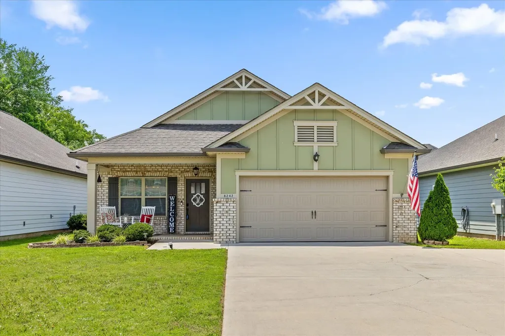 8242 Roy Lane Ooltewah TN 37363