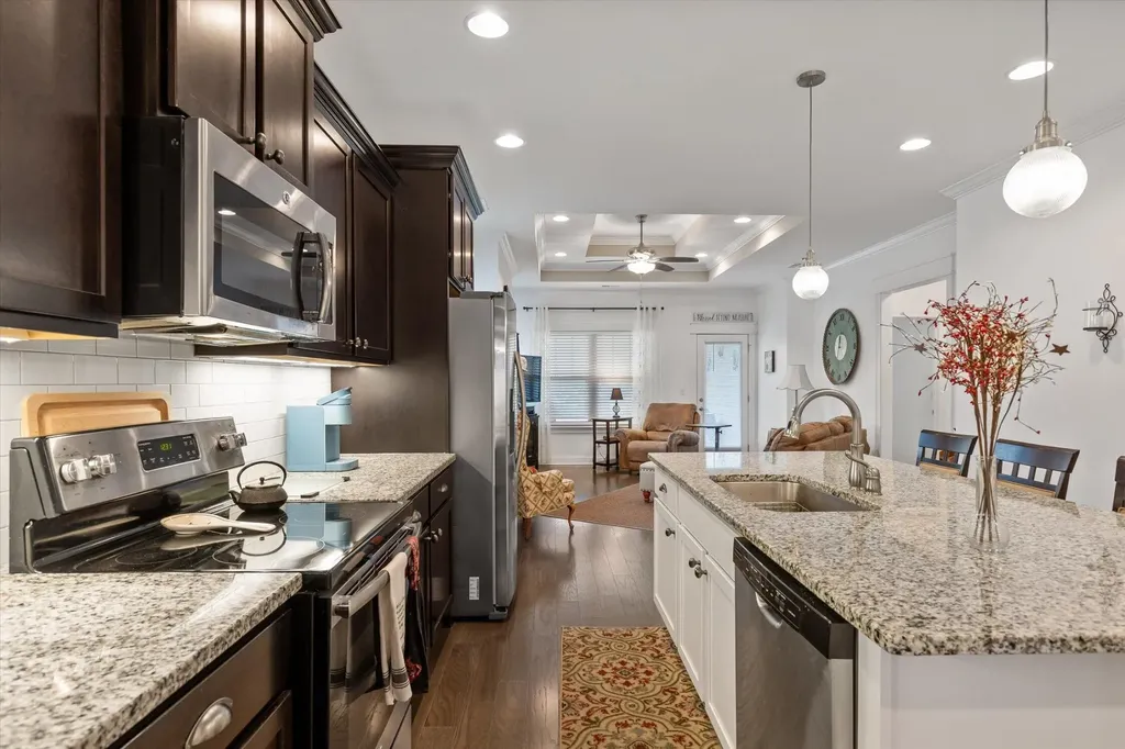 8242 Roy Lane Ooltewah TN 37363