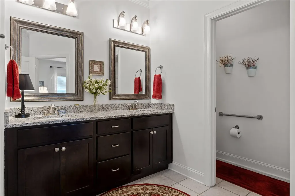 8242 Roy Lane Ooltewah TN 37363