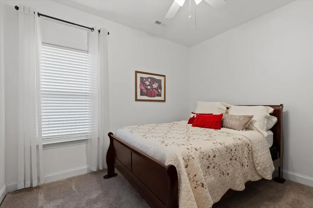 8242 Roy Lane Ooltewah TN 37363