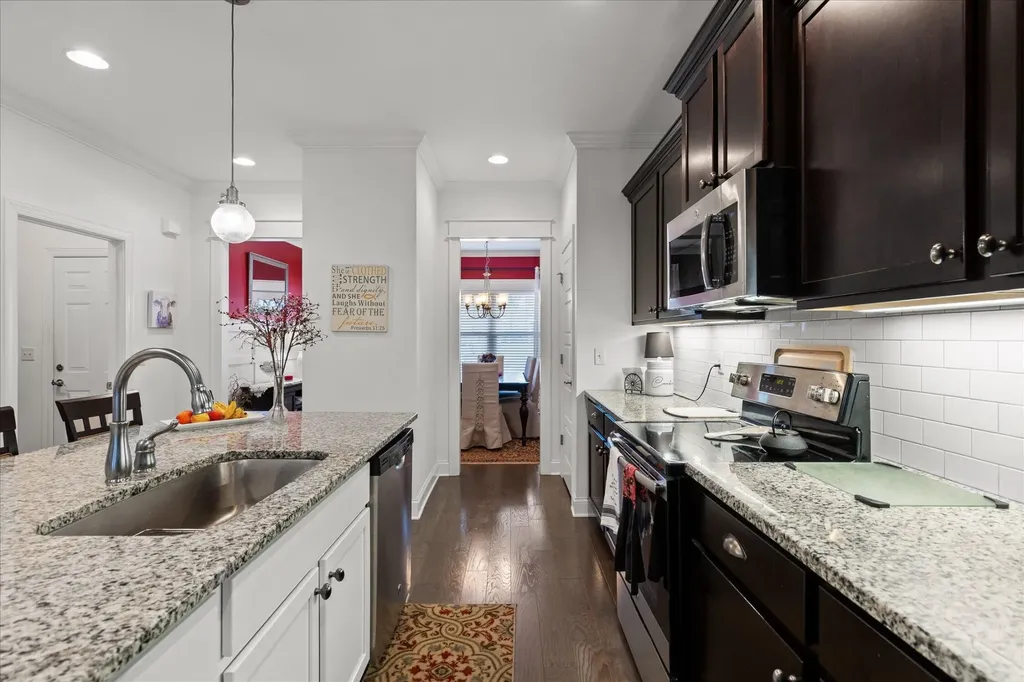 8242 Roy Lane Ooltewah TN 37363